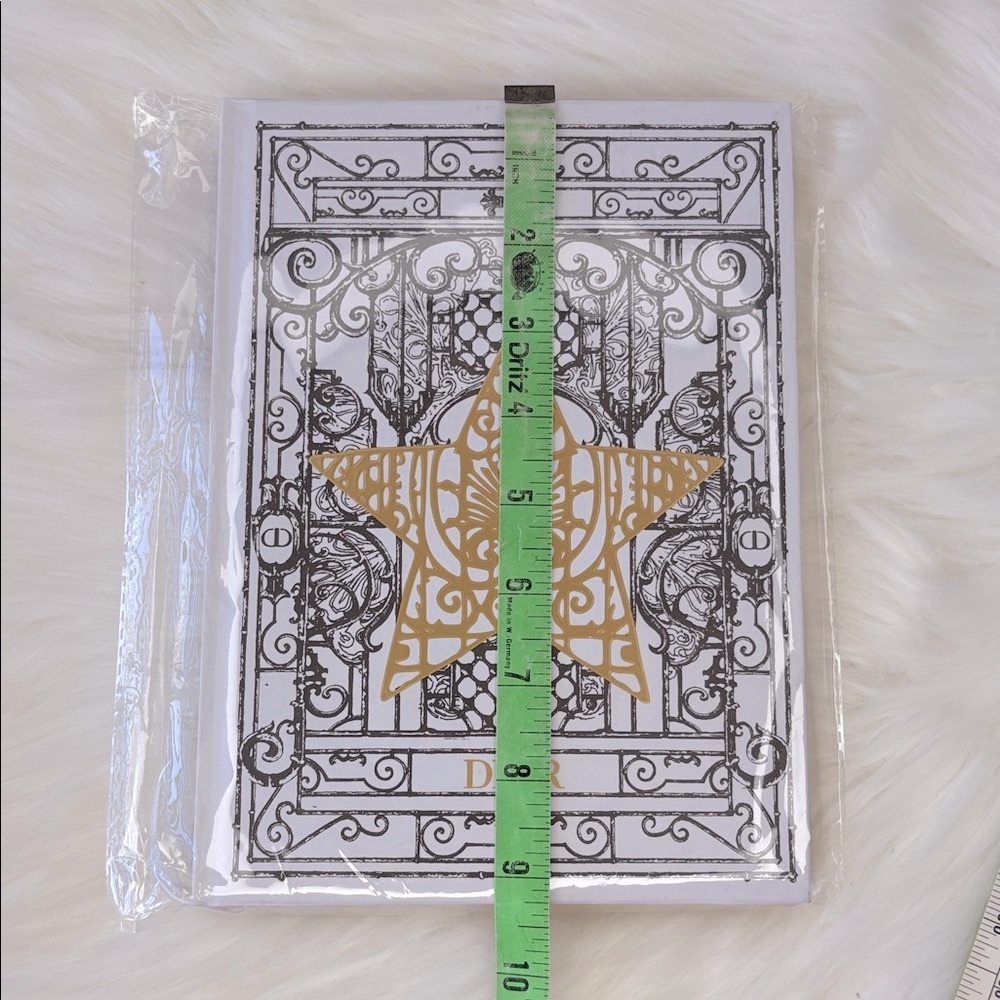 Dior Gold Star Holiday Notebook - Picture 11 of 11
